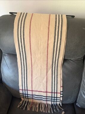 Burberry Nova Check Scarf 50% Cashmere 50% Wool Made in Scotland Beige Fringe